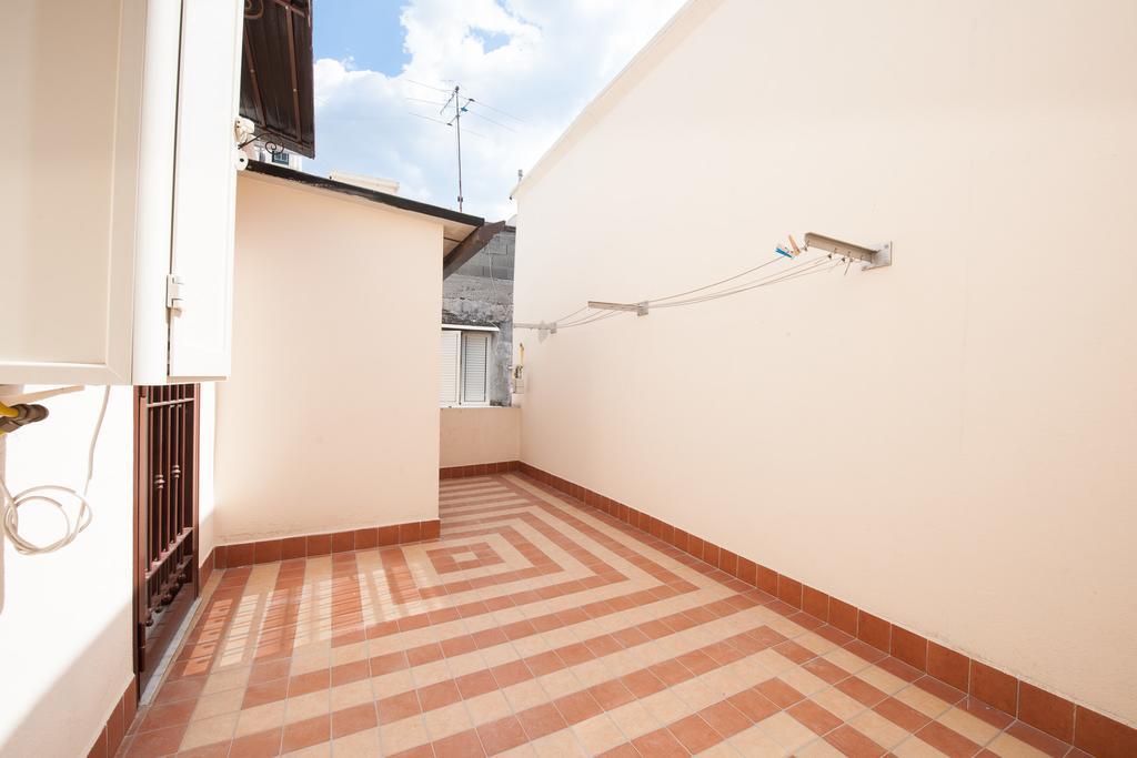 Tribunali F - Bh 51 Napoli Exterior foto